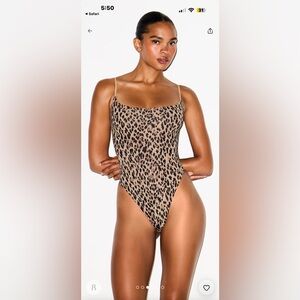 NWT (RARE) SKIMS FITS EVERYBODY CAMI BODYSUIT (XS) Color:Sienna-Jaguar print
